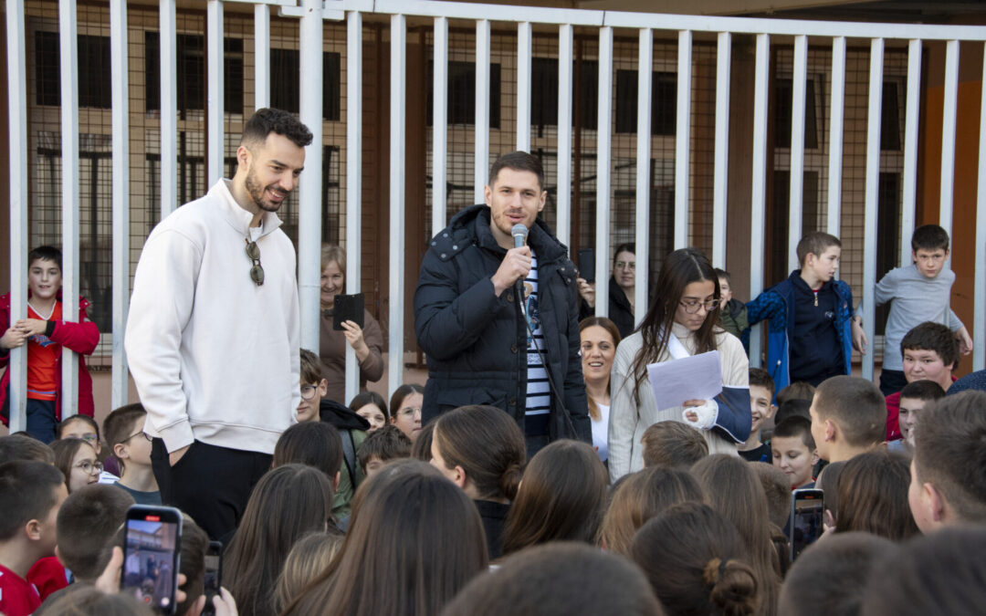 Zvonimir Srna i Marin Jelinić posjetili svoju osnovnu školu 