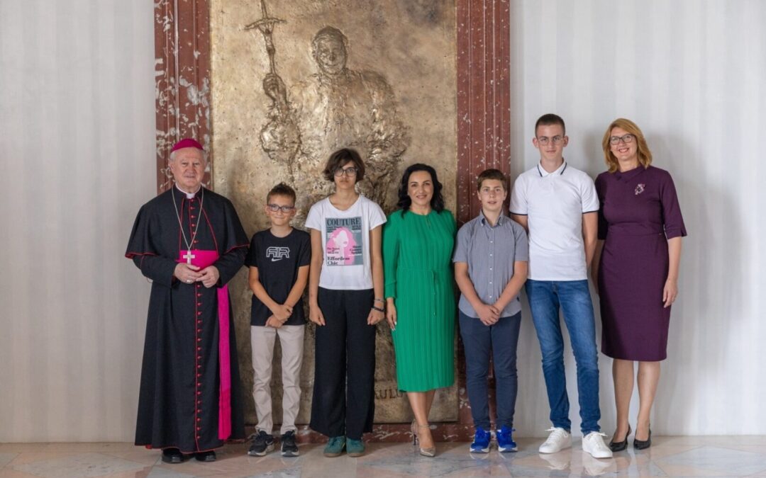Održan svečani prijem kod nadbiskupa Križića za najbolje ekipe Vjeronaučne olimpijade