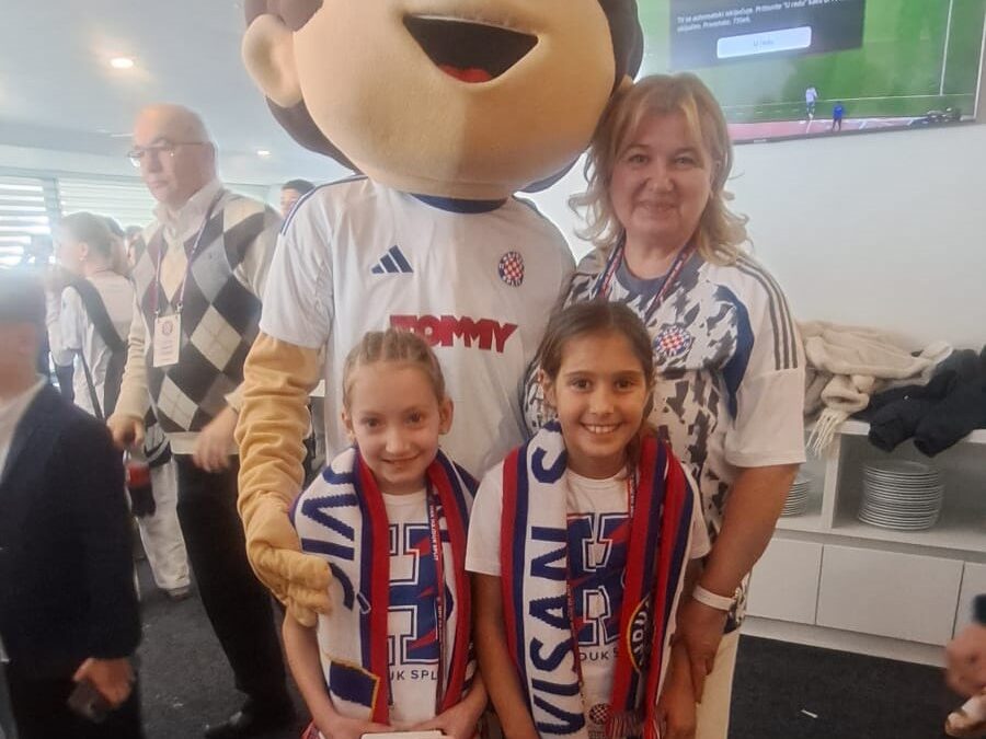 UČENICI 3.C RAZREDA OSVOJILI 2. MJESTO NA NATJEČAJU HNK HAJDUK – „BUDI ČOVIK“