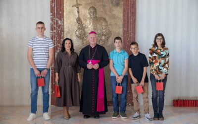 Svečano primanje za najuspješnije ekipe Splitsko-makarske nadbiskupije na ovogodišnjoj Vjeronaučnoj olimpijadi 2026.godine, za mentore i ravnatelje