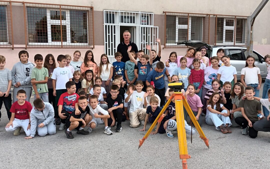 Posjet geodeta našoj školi